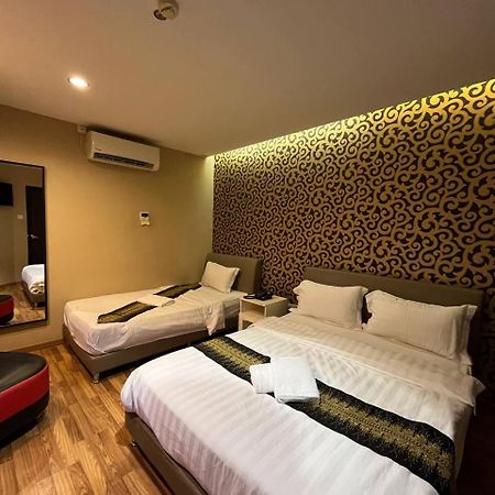 M Boutique Inn Miri Exterior photo