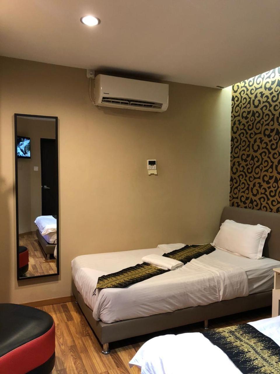 M Boutique Inn Miri Exterior photo