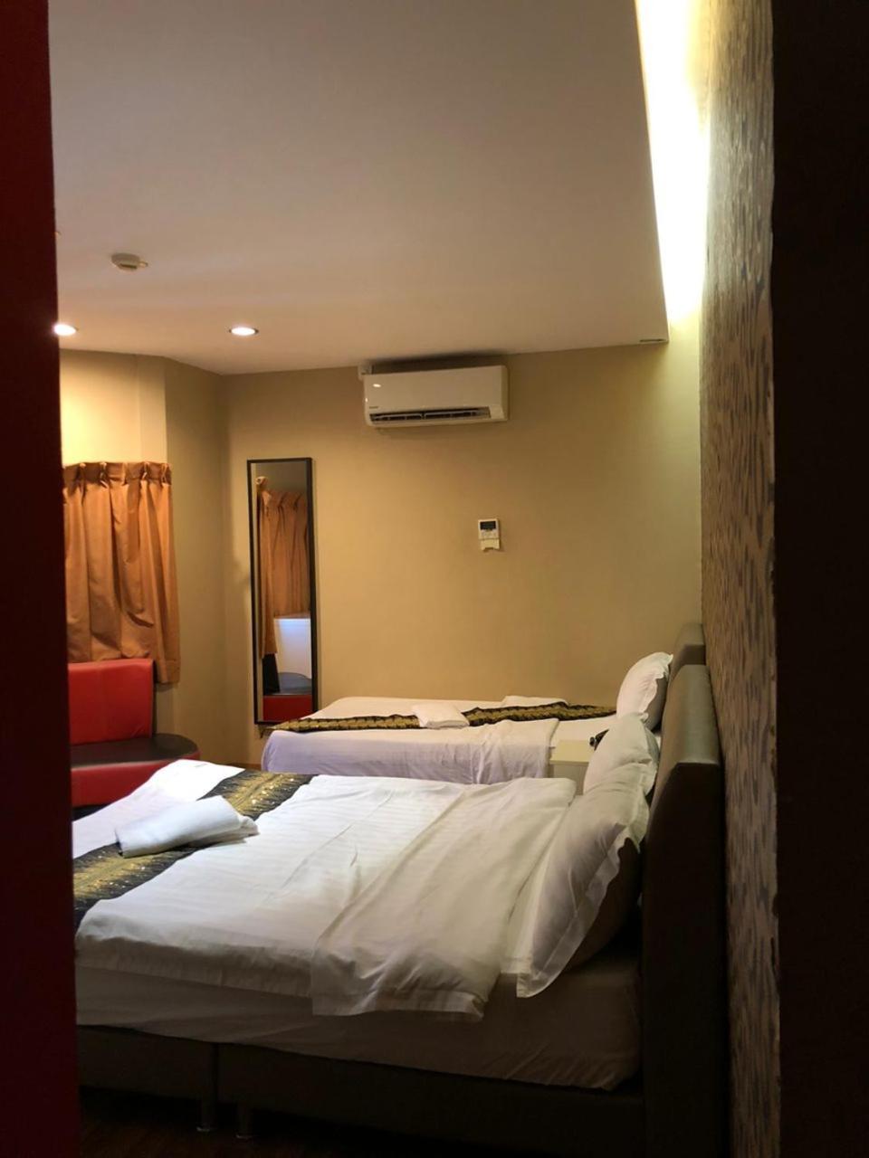 M Boutique Inn Miri Exterior photo