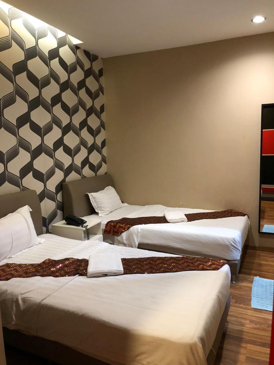 M Boutique Inn Miri Exterior photo
